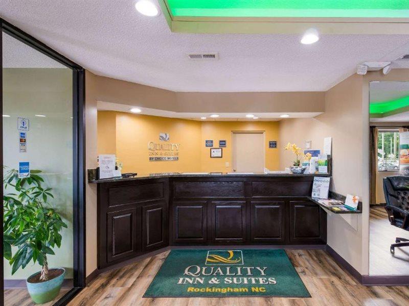 Quality Inn & Suites Рокингам Екстериор снимка
