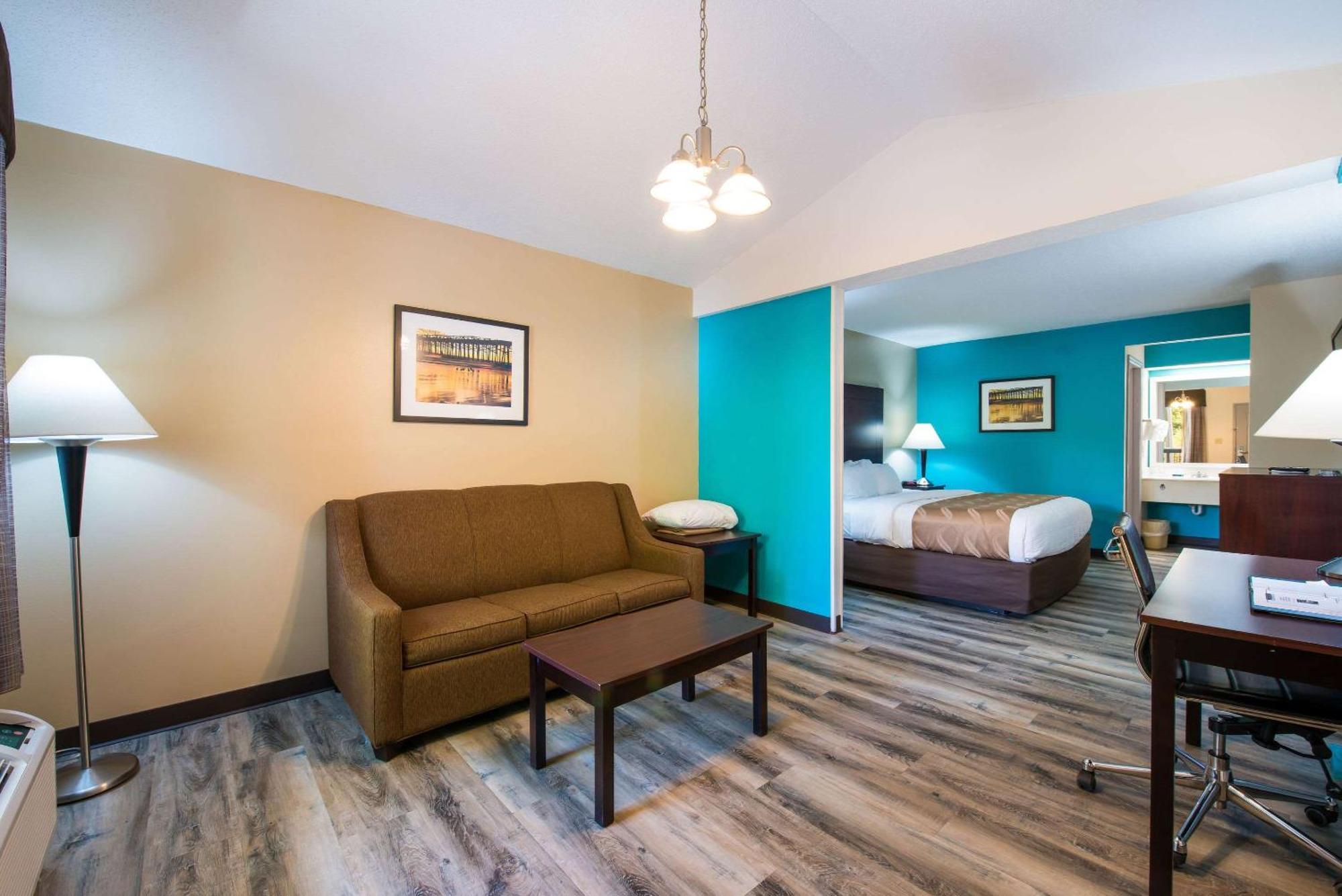 Quality Inn & Suites Рокингам Екстериор снимка