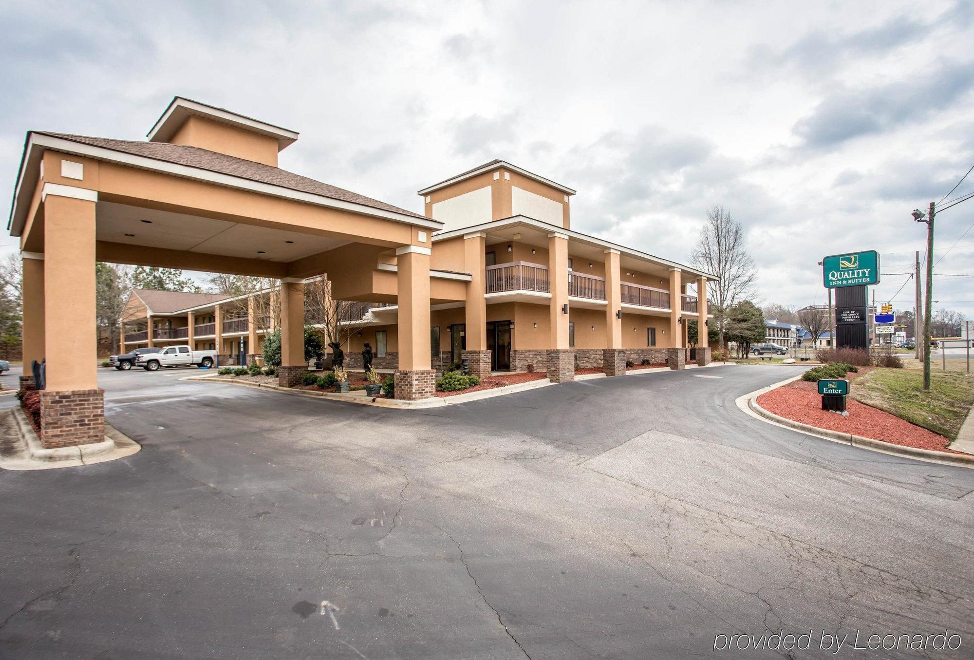 Quality Inn & Suites Рокингам Екстериор снимка