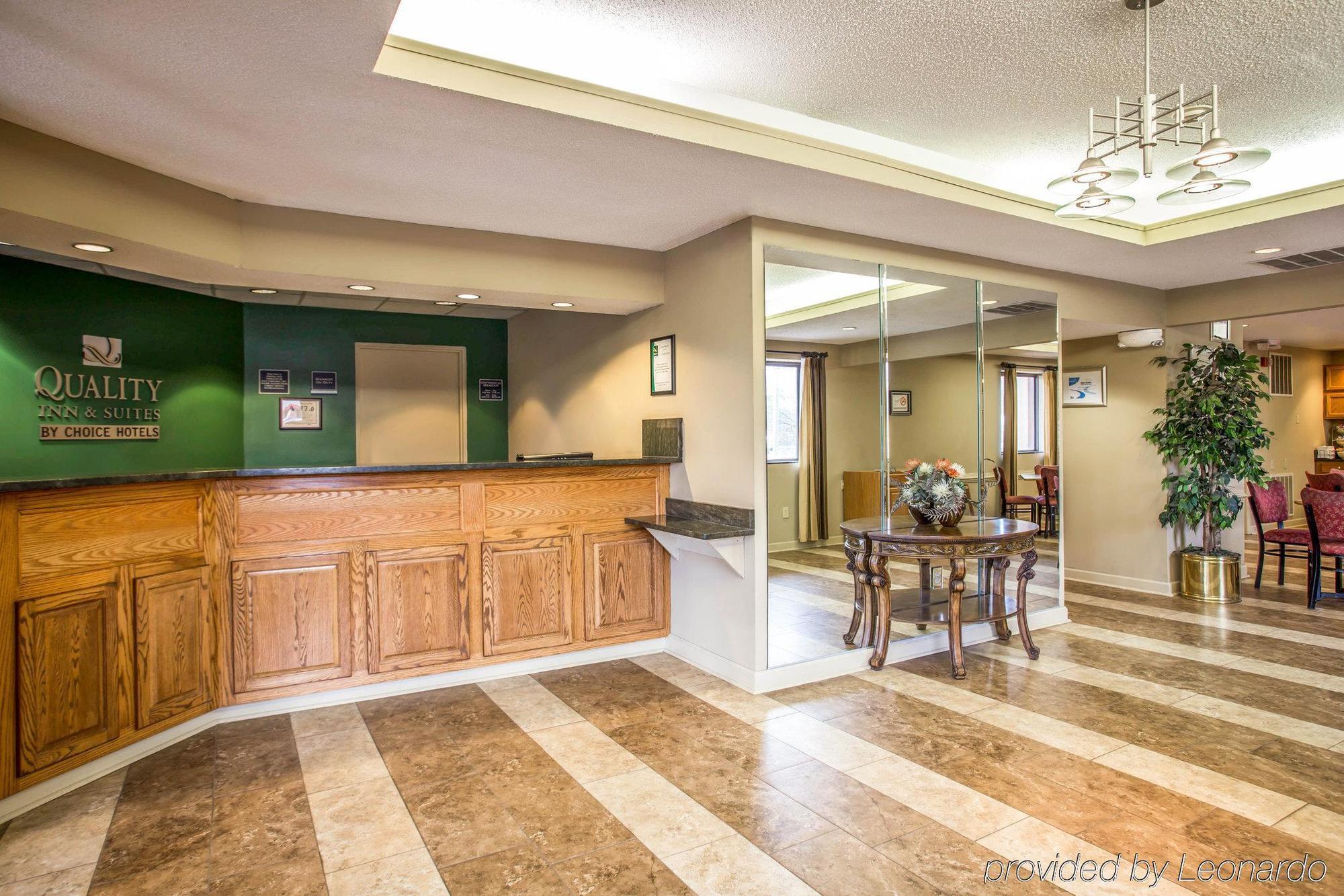 Quality Inn & Suites Рокингам Екстериор снимка