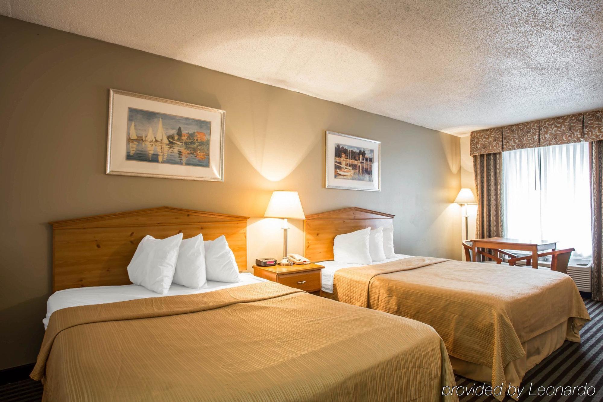 Quality Inn & Suites Рокингам Екстериор снимка